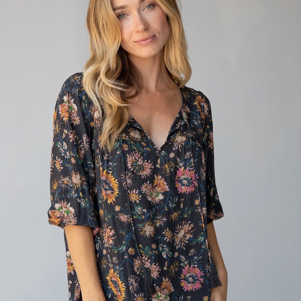 NATURAL LIFE Floral Blouse - Black and Pink